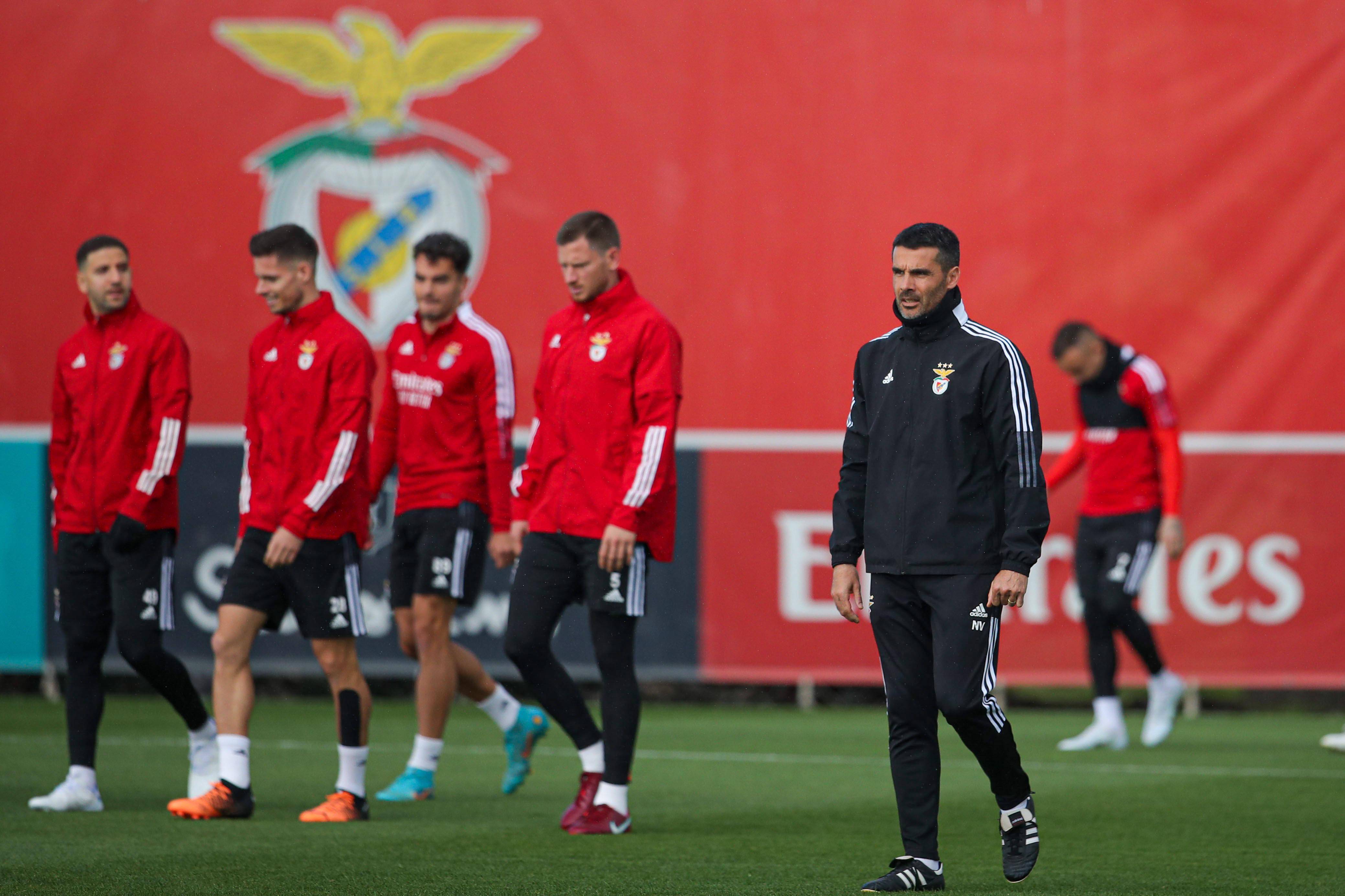 开云体育-包含冲刺阶段体能课后，本菲卡主帅复盘备战欧冠，信心回归，高层口径保持一致的词条