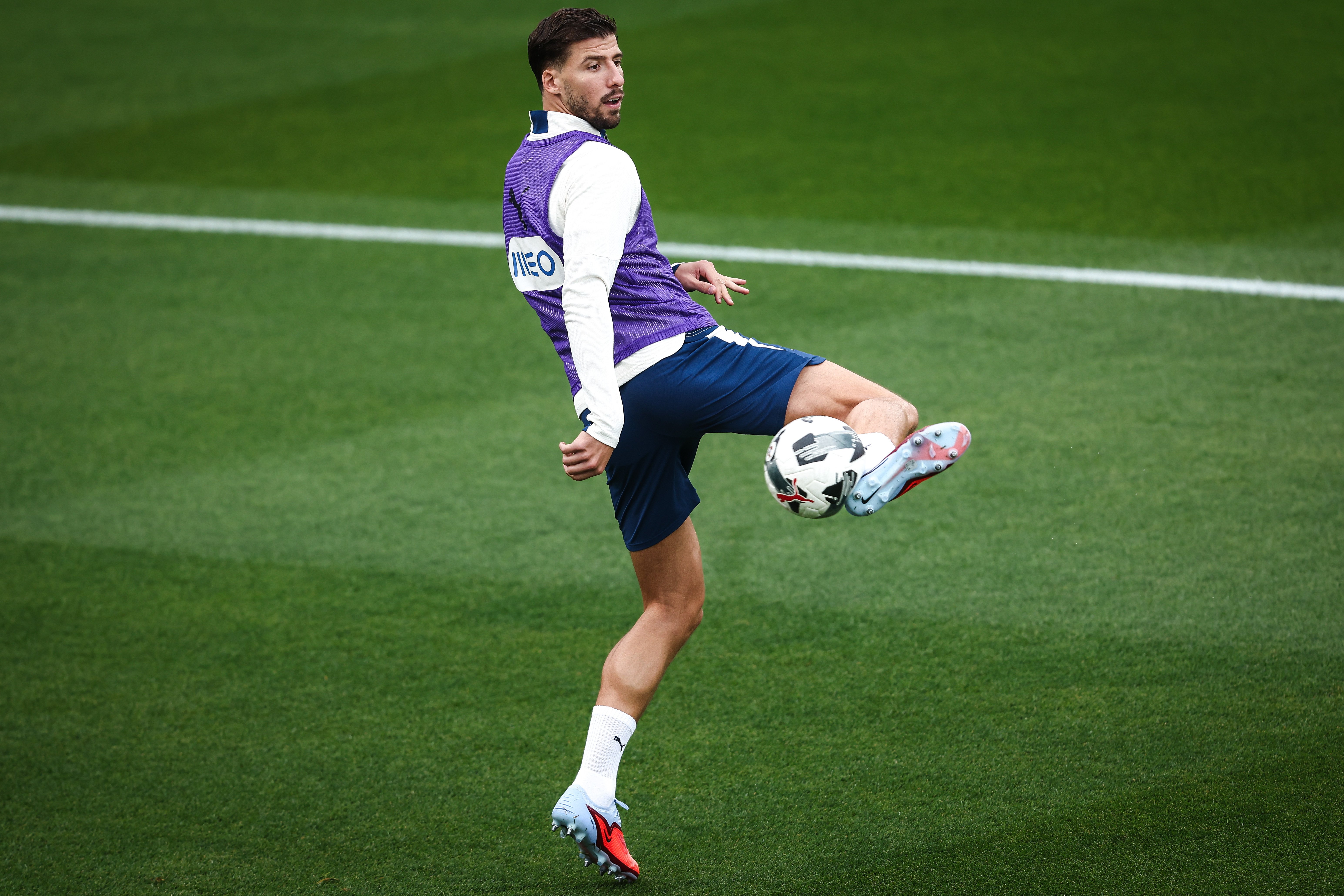 开云app-法兰克福围绕国王杯门线救险关键时刻葡萄牙体育调整名单以备法国杯，现场解说直呼：奥兰多魔术完成体检备战荷甲(法兰克福足球比赛)