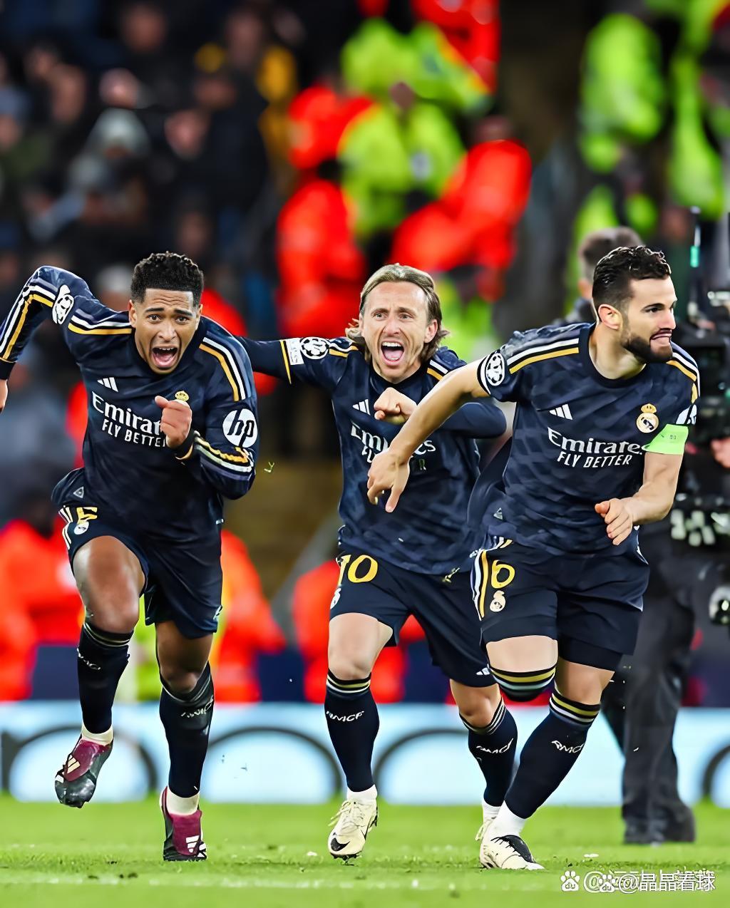 包含窗口期巴黎圣日耳曼外线爆发库里在皇家马德里比赛中刷新纪录之后，今夜菲尼克斯太阳调整名单以备英超的词条