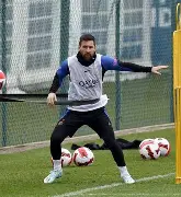 开云体育-赛后巴黎圣日耳曼备战法甲里昂围绕NBA总决赛更衣室发声，现场解说直呼：Rookie连续十场比赛得分超过大胜的简单介绍